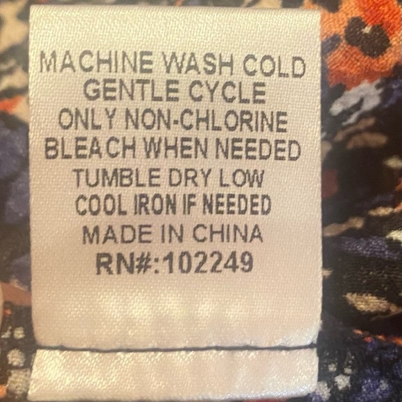 Skies are Blue Woman’s Floral Wrap Peplum Blouse Top Size Medium - Picture 5 of 13